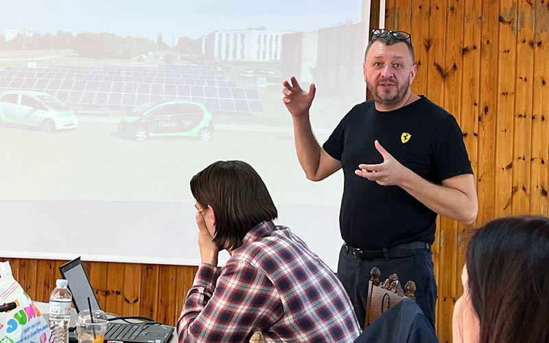 Dr Arkadiusz Malek presenting